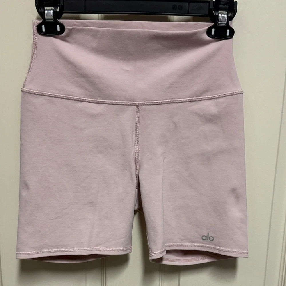Alo Yoga Ballet Pink 5” Airbrush High-waist Biker Short - Picture 6 of 15